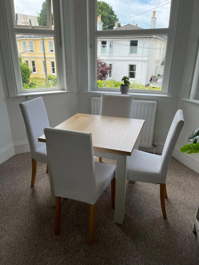 Tree Tops Apartment In Tunbridge Wells Luaran gambar